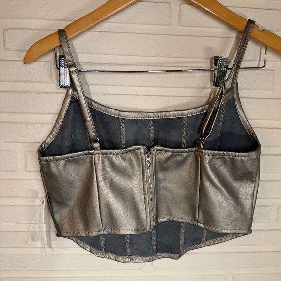 Kirious Silver Pewter Metallic Cropped Space Age Top, Women’s Size Large - Picture 3 of 6